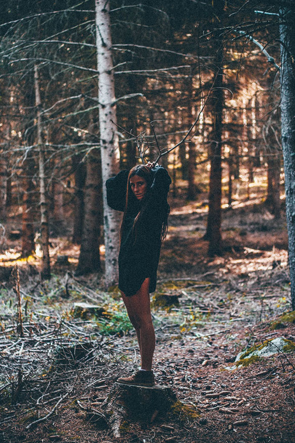 15-colgadas-de-una-percha-mapache-by-dark-green-fw-2015-2016-15-16-lookbook-bebofi-4