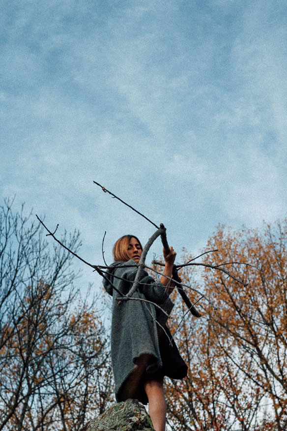 15-colgadas-de-una-percha-mapache-by-dark-green-fw-2015-2016-15-16-lookbook-bebofi-6