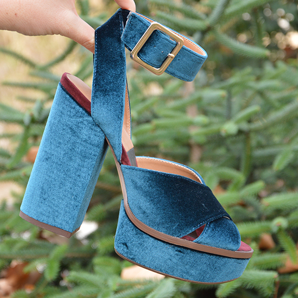 15-colgadas-de-una-percha-alicia-alvarez-navidad-christmas-verde-green-chaleco-vest-flared-pants-velvet-terciopelo-estola-stole-5