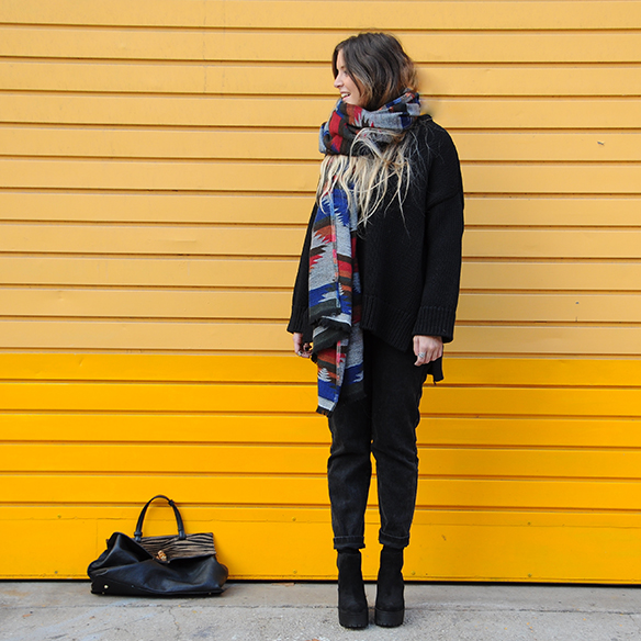 15-colgadas-de-una-percha-anna-duarte-mix-and-match-mom-jeans-bufanda-xl-scarf-animal-print-9