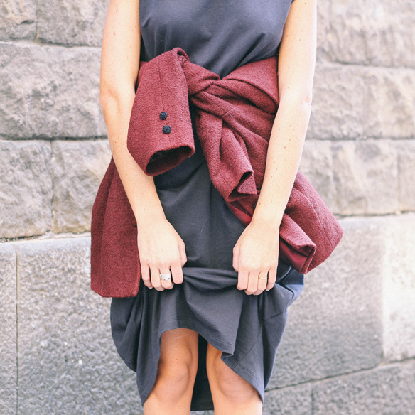 15-colgadas-de-una-percha-bebofi-navidad-christmas-sombrero-hat-vestido-midi-dress-chaqueta-blazer-calcetines-socks-oxford-shoes-7