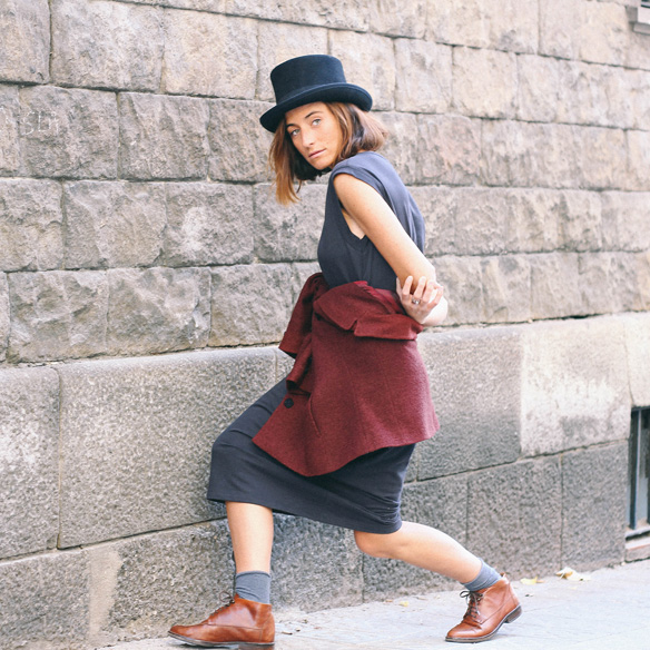 15-colgadas-de-una-percha-bebofi-navidad-christmas-sombrero-hat-vestido-midi-dress-chaqueta-blazer-calcetines-socks-oxford-shoes-8