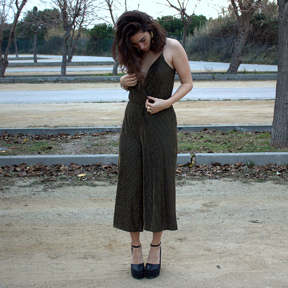 15-colgadas-de-una-percha-blanche-fin-de-año-nochevieja-new-years-eve-mono-jumpsuit-culottes-fur-coat-abrigo-pelo-4