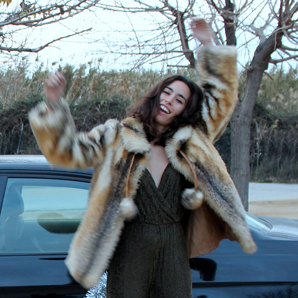 15-colgadas-de-una-percha-blanche-fin-de-año-nochevieja-new-years-eve-mono-jumpsuit-culottes-fur-coat-abrigo-pelo-8