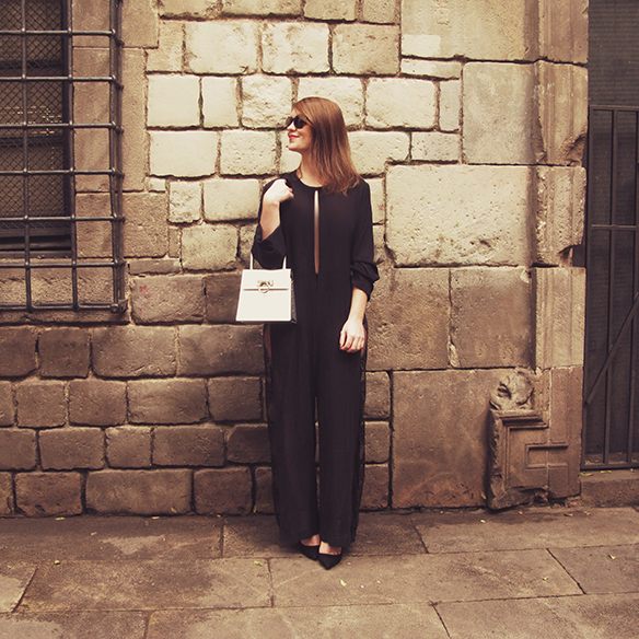 15-colgadas-de-una-percha-carla-kissler-fin-de-año-nochevieja-new-years-eve-mono-jumpsuit-la-perla-lenceria-lingerie-encaje-lace-10