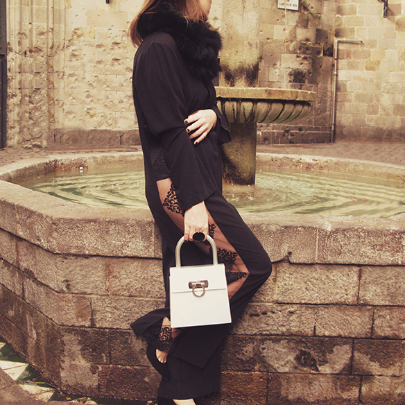 15-colgadas-de-una-percha-carla-kissler-fin-de-año-nochevieja-new-years-eve-mono-jumpsuit-la-perla-lenceria-lingerie-encaje-lace-2