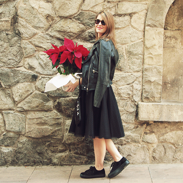 15-colgadas-de-una-percha-carla-kissler-navidad-christmas-falda-de-tul-tulle-skirt-tutu-lolitas-bcn-cazadora-granny-shoes-velvet-trainers-13