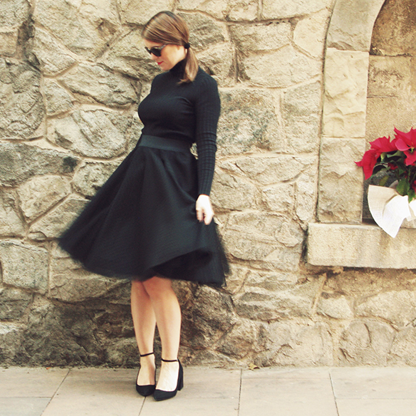 15-colgadas-de-una-percha-carla-kissler-navidad-christmas-falda-de-tul-tulle-skirt-tutu-lolitas-bcn-cazadora-granny-shoes-velvet-trainers-3