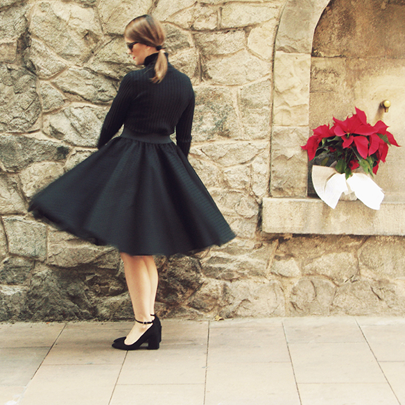 15-colgadas-de-una-percha-carla-kissler-navidad-christmas-falda-de-tul-tulle-skirt-tutu-lolitas-bcn-cazadora-granny-shoes-velvet-trainers-4