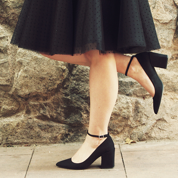 15-colgadas-de-una-percha-carla-kissler-navidad-christmas-falda-de-tul-tulle-skirt-tutu-lolitas-bcn-cazadora-granny-shoes-velvet-trainers-5