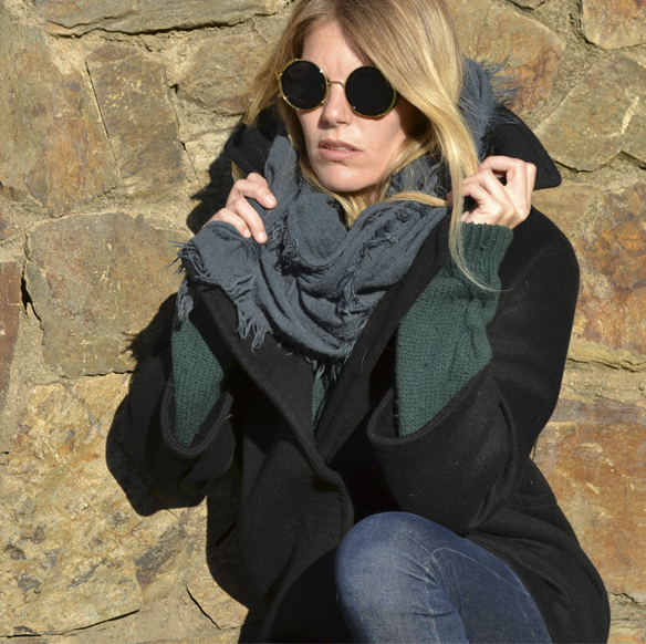 15-colgadas-de-una-percha-gina-carreras-abrigo-roger-coat-bolso-handbag-georgina-carreras-barcelona-jeggins-verde-botella-bottle-green-9