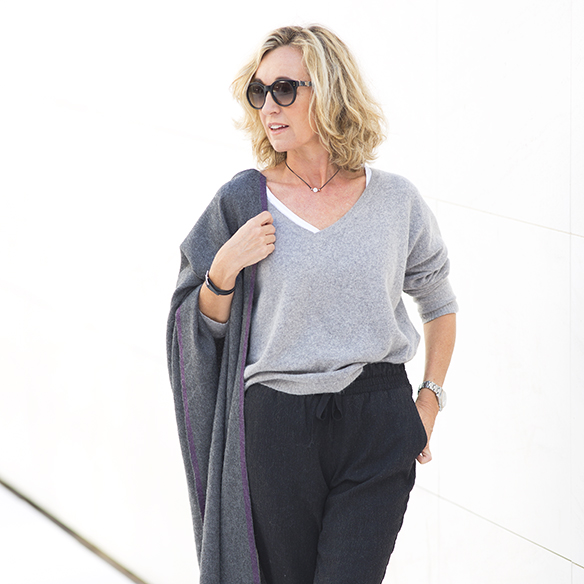 15-colgadas-de-una-percha-maica-jau-foulard-stone-fular-bufanda-scarf-pañuelo-gris-grey-botines-booties-3