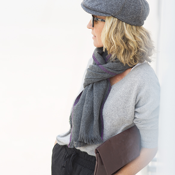 15-colgadas-de-una-percha-maica-jau-foulard-stone-fular-bufanda-scarf-pañuelo-gris-grey-botines-booties-5