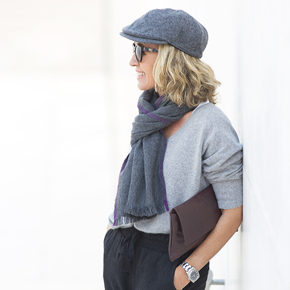 15-colgadas-de-una-percha-maica-jau-foulard-stone-fular-bufanda-scarf-pañuelo-gris-grey-botines-booties-6