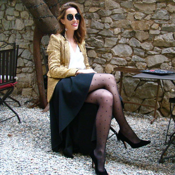 15-colgadas-de-una-percha-marta-r-navidad-christmas-gold-blazer-americana-dorada-falda-neopreno-neoprene-skirt-medias-plumetti-tights-10
