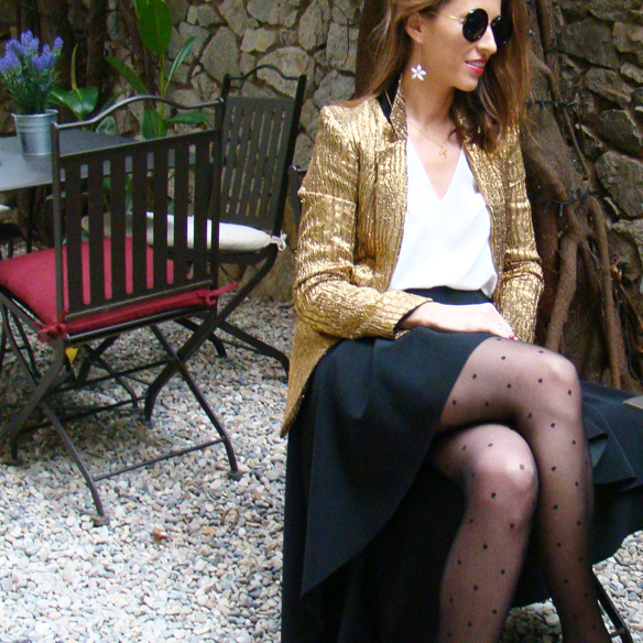 15-colgadas-de-una-percha-marta-r-navidad-christmas-gold-blazer-americana-dorada-falda-neopreno-neoprene-skirt-medias-plumetti-tights-5