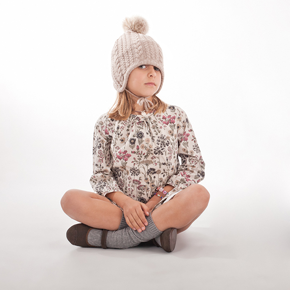 15-colgadas-de-una-percha-saltando-kids-salt-&-do-kids-zapatos-niños-niñas-barcelona-calzado-infantil-children-footwear-8