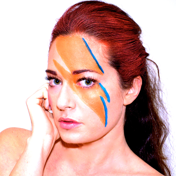 15-colgadas-de-una-percha-alicia-alvarez-carnaval-carnival-david-bowie-makeup-maquillaje-disfraz-costume-1