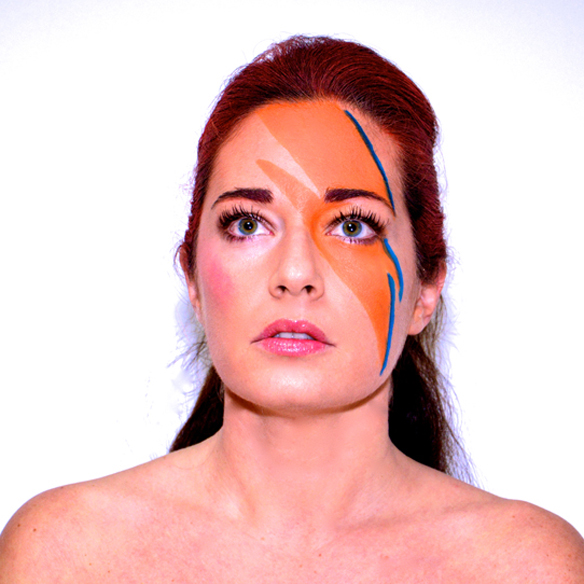 15-colgadas-de-una-percha-alicia-alvarez-carnaval-carnival-david-bowie-makeup-maquillaje-disfraz-costume-5