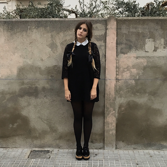 15-colgadas-de-una-percha-anna-duarte-carnaval-carnival-miercoles-addams-wednesday-addams-1