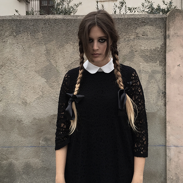 15-colgadas-de-una-percha-anna-duarte-carnaval-carnival-miercoles-addams-wednesday-addams-2