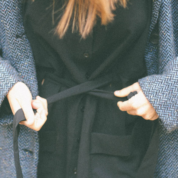 15-colgadas-de-una-percha-bebofi-vestido-midi-dress-camisero-collar-shirt-dress-batin-coat-abrigo-mapache-by-dark-green-5