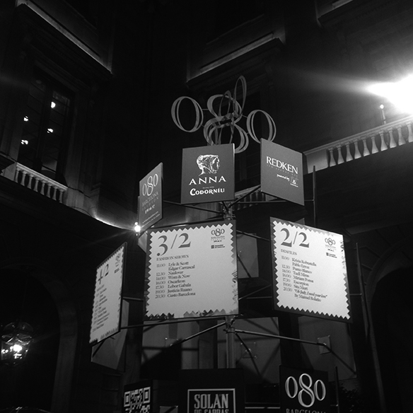 15-colgadas-de-una-percha-080-bcn-fashion-week-moda-barcelona-fw-oi-2016-2017-5