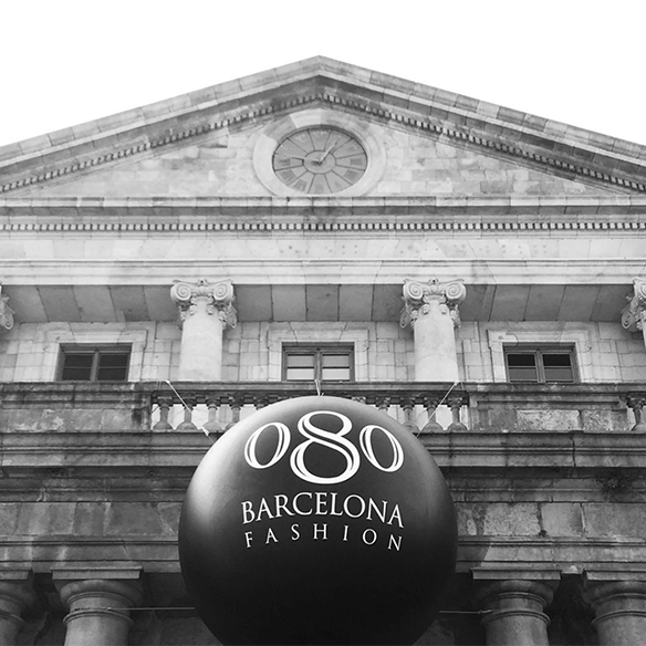 15-colgadas-de-una-percha-080-bcn-fashion-week-moda-barcelona-fw-oi-2016-2017-8