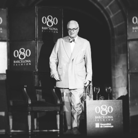 15-colgadas-de-una-percha-080-bcn-fashion-week-moda-barcelona-fw-oi-2016-2017-Manolo-Blahnik-1