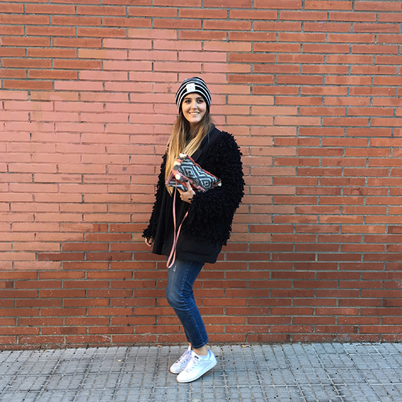 15-colgadas-de-una-percha-anna-duarte-blazer-chaqueta-jeans-bambas-camiseta-gorro-6