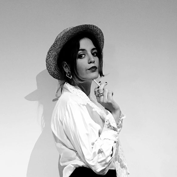 15-colgadas-de-una-percha-anna-duarte-carnaval-carnival-coco-chanel-disfraz-costume-6