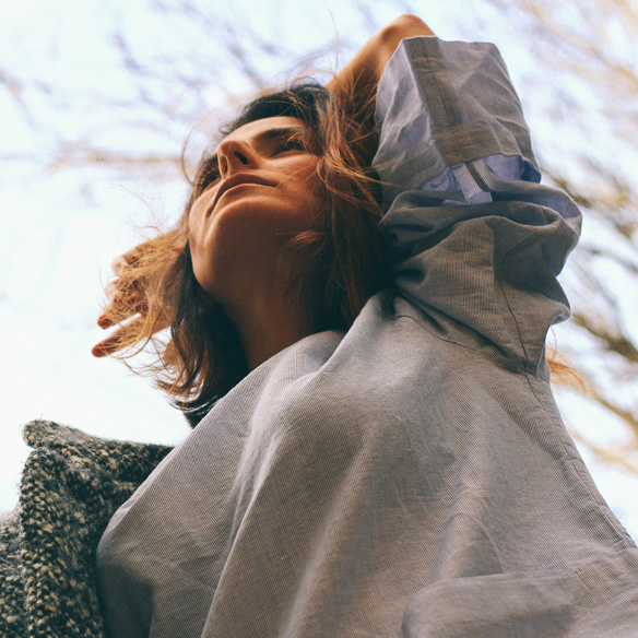 15-colgadas-de-una-percha-bebofi-vincent-abrigo-coat-bambas-trainers-socks-calcetines-8