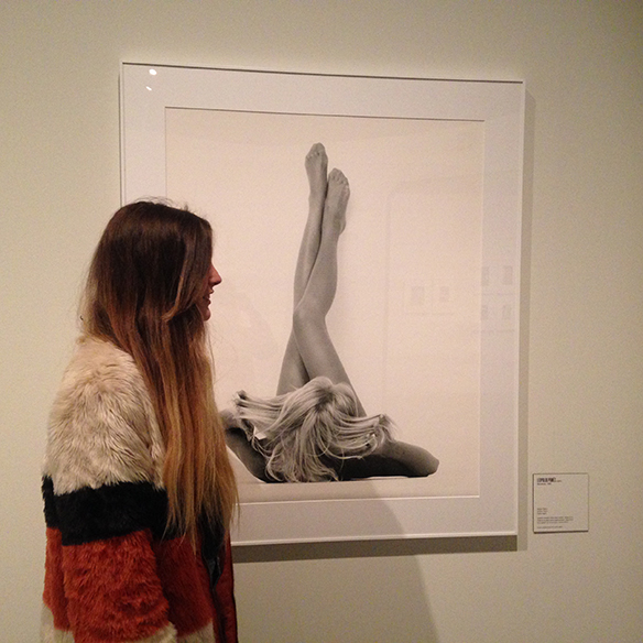 15-colgadas-de-una-percha-distincio-moda-exposicion-dhub-barcelona-un-siglo-de-fotografia-de-moda-14