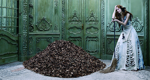 15-colgadas-de-una-percha-distincio-moda-exposicion-dhub-barcelona-un-siglo-de-fotografia-de-moda-16