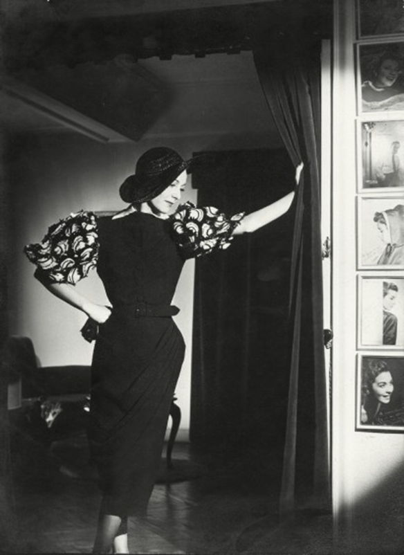 15-colgadas-de-una-percha-distincio-moda-exposicion-dhub-barcelona-un-siglo-de-fotografia-de-moda-8