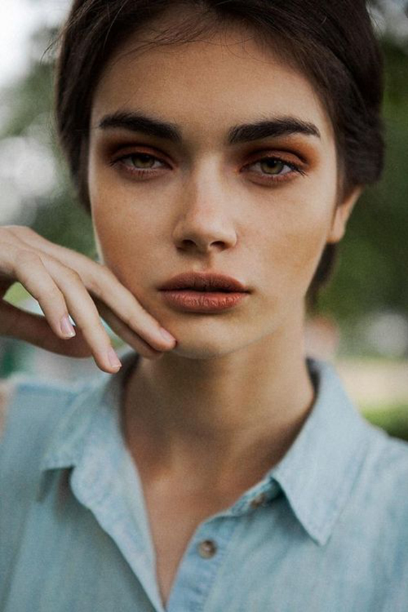 15-colgadas-de-una-percha-maquillaje-make-up-fw-oi-fall-winter-15-16-labios-chocolate-chocolate-lips-5