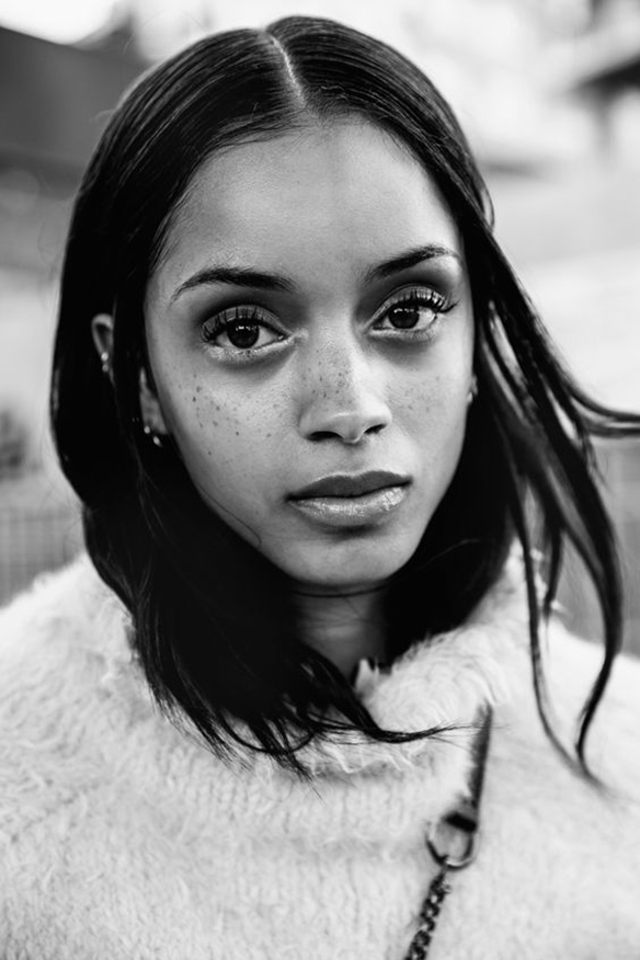 15-colgadas-de-una-percha-maquillaje-make-up-fw-oi-fall-winter-15-16-ojos-perfilados-pestañas-xl-eyelashes-outlined-eyes-4