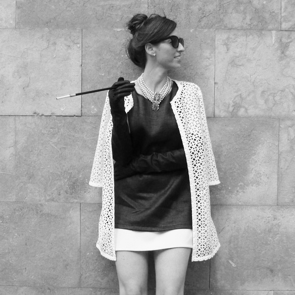 15-colgadas-de-una-percha-marta-r-carnaval-carnival-audrey-hepburn-disfraz-costume-9