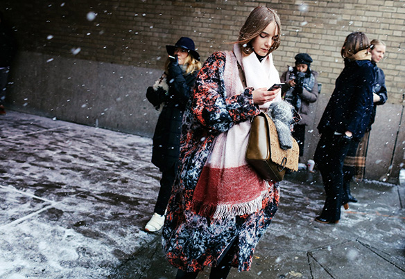 15-colgadas-de-una-percha-nyfw-street-style-new-york-fashion-week-estilo-style-outfits-looks-22