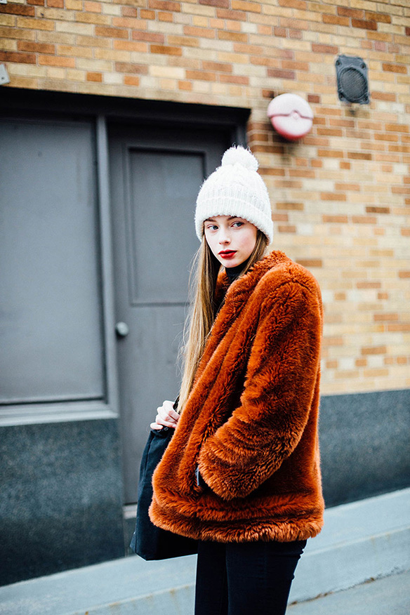 15-colgadas-de-una-percha-nyfw-street-style-new-york-fashion-week-estilo-style-outfits-looks-8