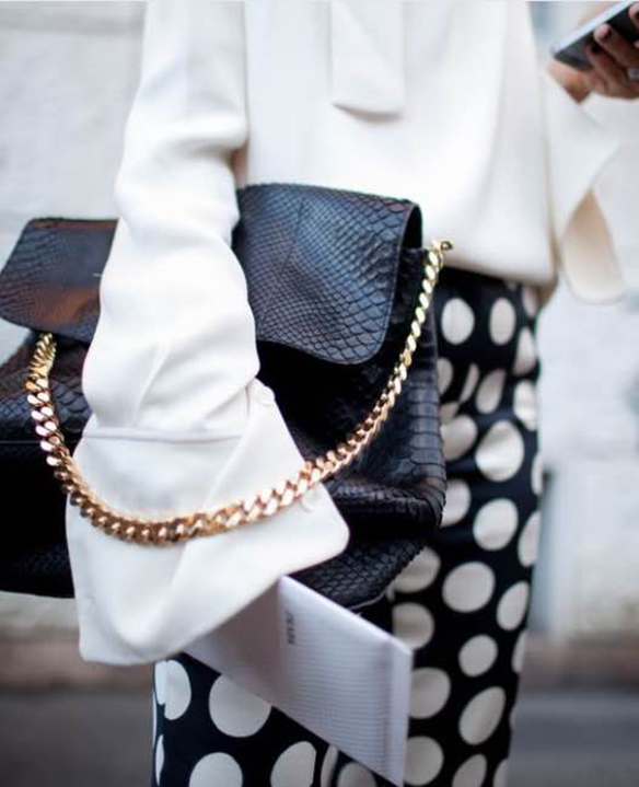 15-colgadas-de-una-percha-15-lwl-looks-we-love-outfits-bell-sleeves-mangas-campana-inspo-inspiracion-inspiration-style-estilo-9