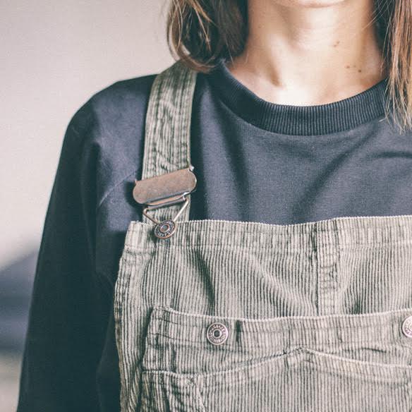 15-colgadas-de-una-percha-bebofi-resort-2016-entretiempo-mid-season-dungarees-peto-vans-bambas-gorra-cap-9