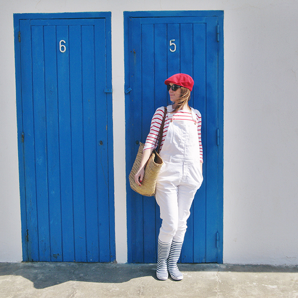 15-colgadas-de-una-percha-carla-kissler-entretiempo-mid-season-botas-de-agua-wellington-boots-peto-dungarees-rayas-stripes-marinero-navy-sailor-1