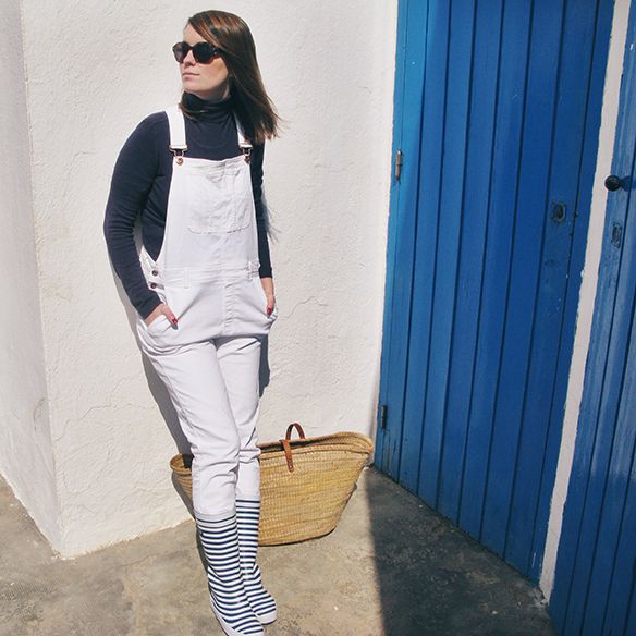 15-colgadas-de-una-percha-carla-kissler-entretiempo-mid-season-botas-de-agua-wellington-boots-peto-dungarees-rayas-stripes-marinero-navy-sailor-2