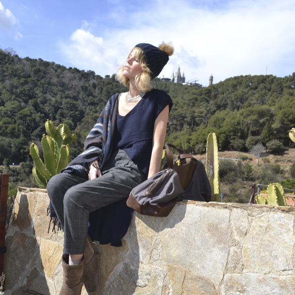 15-colgadas-de-una-percha-gina-carreras-resort-2016-entretiempo-mid-season-gorrito-beanie-botas-afelpadas-plush-boots-poncho-crop-top-georgina-carreras-barcelona-9