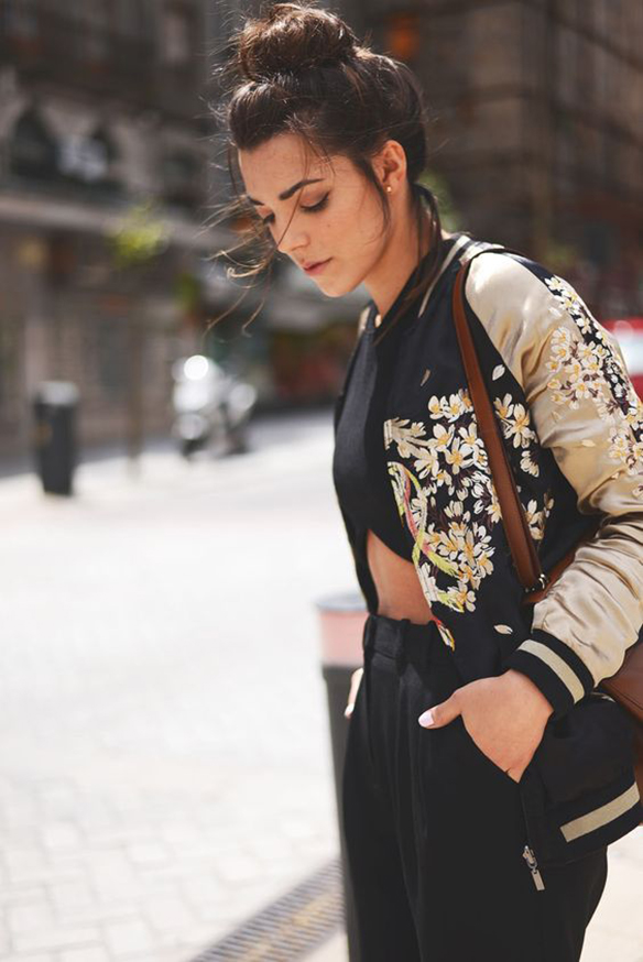 15-colgadas-de-una-percha-15-looks-we-love-outfits-bombers-chaqueta-bomber-1