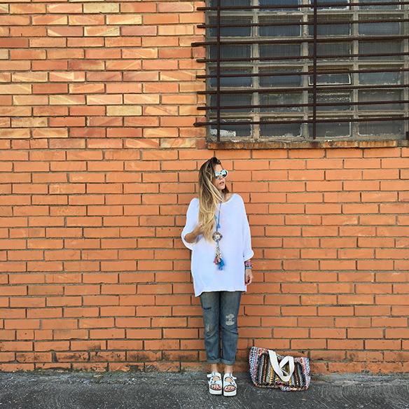 15-colgadas-de-una-percha-anna-duarte-ethnic-etnico-jeans-oversize-knit-punto-sandalias-sandals-4