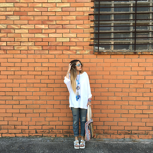 15-colgadas-de-una-percha-anna-duarte-ethnic-etnico-jeans-oversize-knit-punto-sandalias-sandals-8