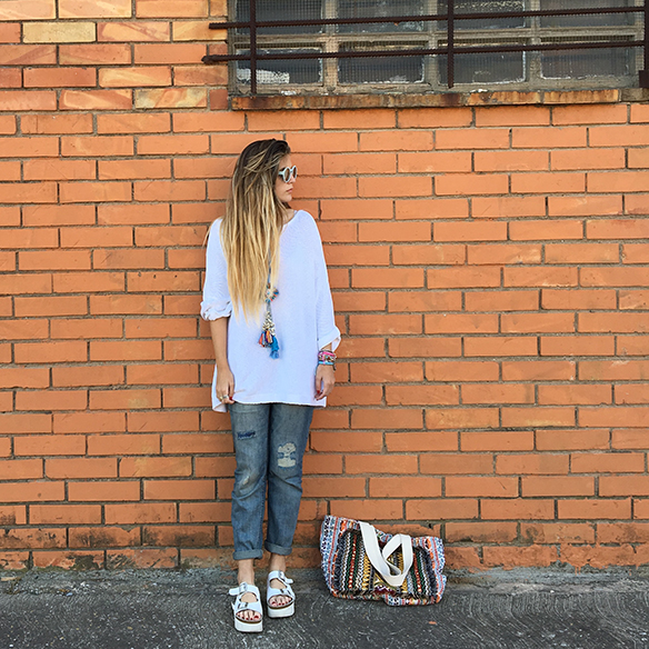 15-colgadas-de-una-percha-anna-duarte-ethnic-etnico-jeans-oversize-knit-punto-sandalias-sandals-9