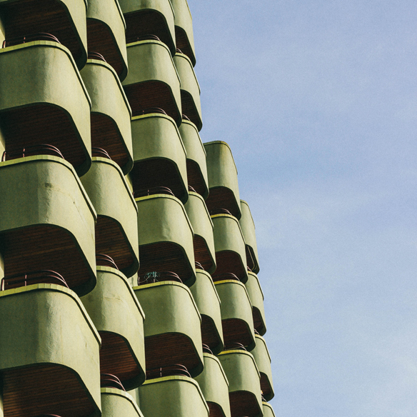 15-colgadas-de-una-percha-bebofi-pichi-verde-green-pinafore-mapache-by-dark-green-10